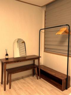 Nelit Stay l 3 stops to Hongdae l 5min to Lines 2&5 l 2BR l 4 Beds - 4