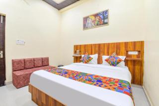 Hotel Luxury R K Near Banke Bihari Temple #Family Choice #Free Wifi #Free Parking #Best Hotel #Prime Location - Vrindāvan - 6