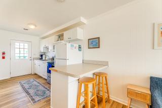 Lovely Emerald Isle Beach House - Steps to Beach! - Emerald Isle - 4