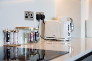 Enjoy smart city living in this lovely apartment. - London - 1