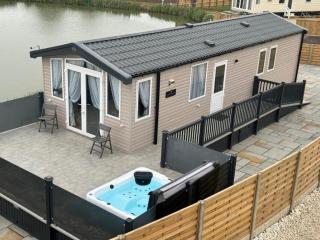 Parkside Fishery - Skegness - 0
