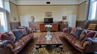 House - Sleeps 10 - Garden - Pets Ok - Games Room - 7