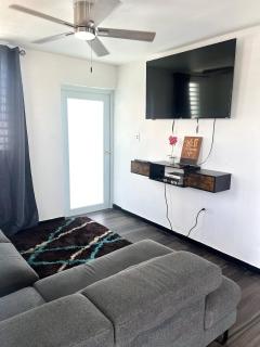 Stylish 2BR w private balcony - Carolina - 6