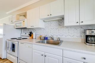 Beachfront Emerald Isle Vacation Rental with Deck! - Emerald Isle - 9
