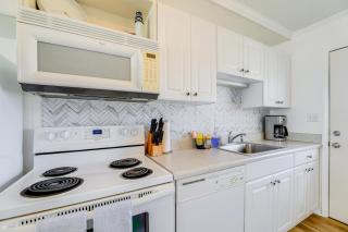 Beachfront Emerald Isle Vacation Rental with Deck! - Emerald Isle - 1