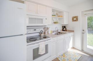 Cozy and Bright Naples Abode with Community Amenities! - Naples - 1