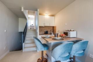 Centrally Located Apartment Near the Beach - 4