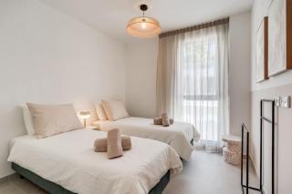 Charming 3BR Apartment With Panoramic Views - Estepona - 8