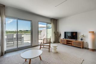Charming 3BR Apartment With Panoramic Views - Estepona - 2