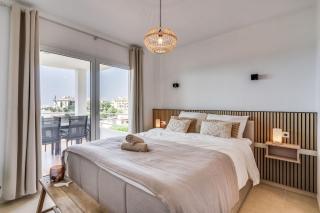 Scenic 2BR Haven Breathtaking Sea and Garden Views - 8