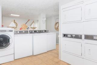 Experience Comfort and Style in Houstons Bay Area - 5