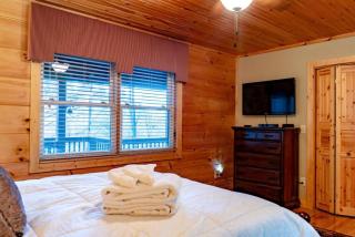 Minutes to Boone, Blowing Rock, HotTub, Firepit - Blowing Rock - 3