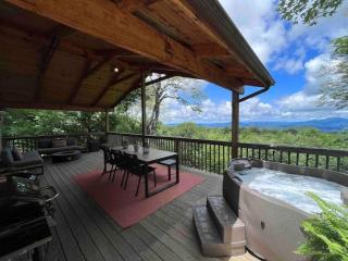 Hot Tub, Panoramic Views, Deck, Firepit - Beech Mountain - 0