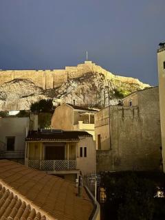 Plaka Two-Bedroom Flat with Acropolis View Terrace - 2