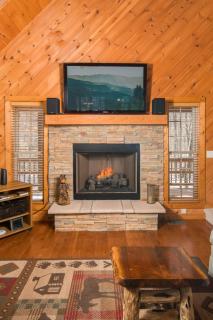Log Cabin, Ample Parking, AC, Deck, Fireplace - Beech Mountain - 8