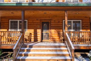 Log Cabin, Ample Parking, AC, Deck, Fireplace - Beech Mountain - 5
