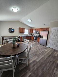 Cozy Charming Cottage-Style Home - Hamilton - 2
