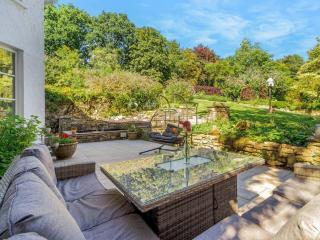 Llwynhelig House - Luxury Cowbridge Manor House with outdoor swimming pool - Cowbridge - 3