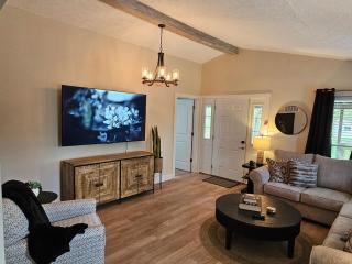 Quaint Liberty Township Remodeled Home - Hamilton - 6
