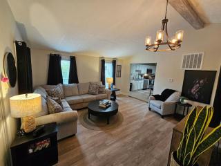 Quaint Liberty Township Remodeled Home - Hamilton - 4