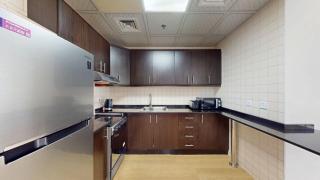 Royal Oceanic - Bright Two Bed on the 14th Floor - 3