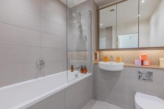 Gorgeous 1Bd Flat with incredible views of the O2 - London - 3