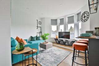 StayRight Stunning 3 Bed Flat - With Parking - Cardiff - 0
