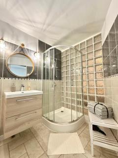 Au fil de l’eau A cozy nest in the heart of the city - LʼIsle-sur-la-Sorgue - 2