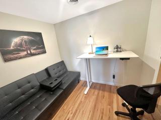 Central Downtown Stay - 1