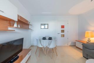 Marvellous 1 Bedroom Beachfront Flat with Parking and Pool - Sitio de Calahonda - 2