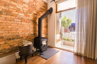 Elegant Seddon Stay Historic Charm & Modern Twist - 6
