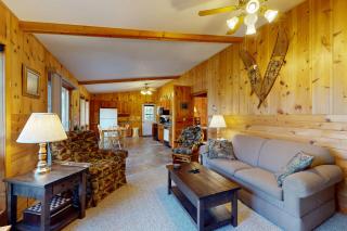 Swaying Pines Estate - Three Lakes - 6