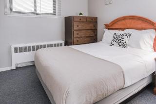Charming Room w Private Bath Wi-Fi in Brownstown - Woodhaven - 9