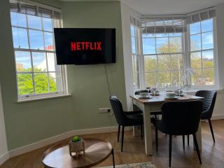 Bright, Cozy First Floor Flat - Brighton & Hove - 0