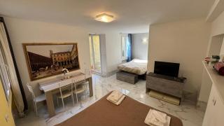 Calle de le Pazienze Apartments - Venice - 8