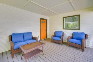 1 Mi to Dtwn San Antonio Sleek Bungalow with Yard! - San Antonio - 9
