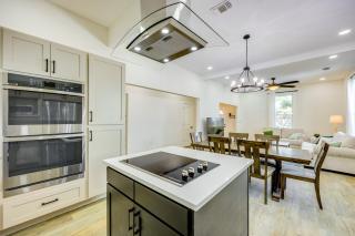 1 Mi to Dtwn San Antonio Sleek Bungalow with Yard! - 2