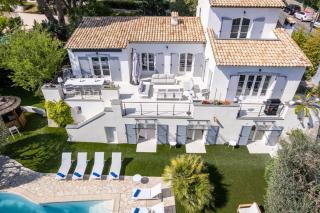 One of a kind 6 BR 6 bath villa sauna jacuzzi pool just 15 mns off town - Cannes - 0