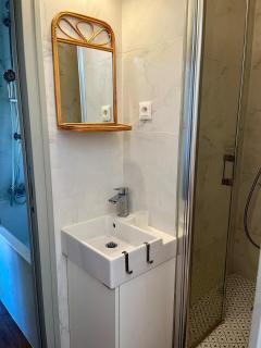 Paris-Montrouge, dans une allée privée, Métro - 8