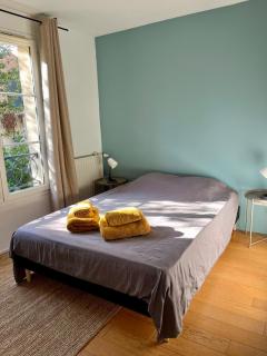 Paris-Montrouge, dans une allée privée, Métro - 2