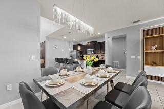 Beautiful Retreat With 6br, Bbq Grill, Pool & Spa - 2