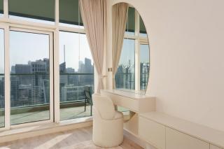 Exquisite 2-Bedroom with Panoramic Marina view - 4