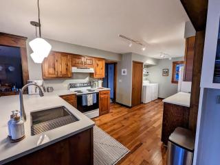 Lone Pine Oceanfront Cottage - Prospect Harbor - 3