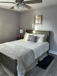 The Traveler's Retreat - Bellaire - 1