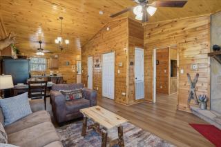 A Dream Romance by Beyond Expectations w Hot Tub - 3