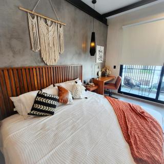 Boho Chic Studio Steps to 5th Ave King bed wifi Rooftop pool - Playa del Carmen - 2
