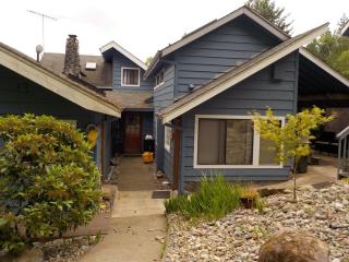 Oceanfront Studio/Loft: Alpacas, Oysters & Kayaks - Shelton - 7