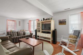 Timeout - Lovingly renovated cottage close to Downtown! - 8