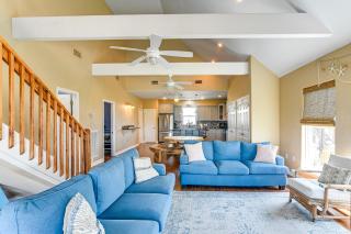Walk to Crystal Beach Family Home with Deck - Crystal Beach - 4