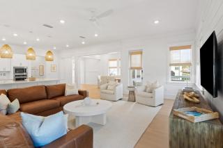 Family-Friendly Coastal Escape Grill Decks More - Santa Rosa Beach - 3